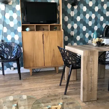 Oyat Apartment